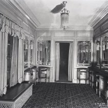 MO-Saint Louis-Ambassador Ladies Lounge 1